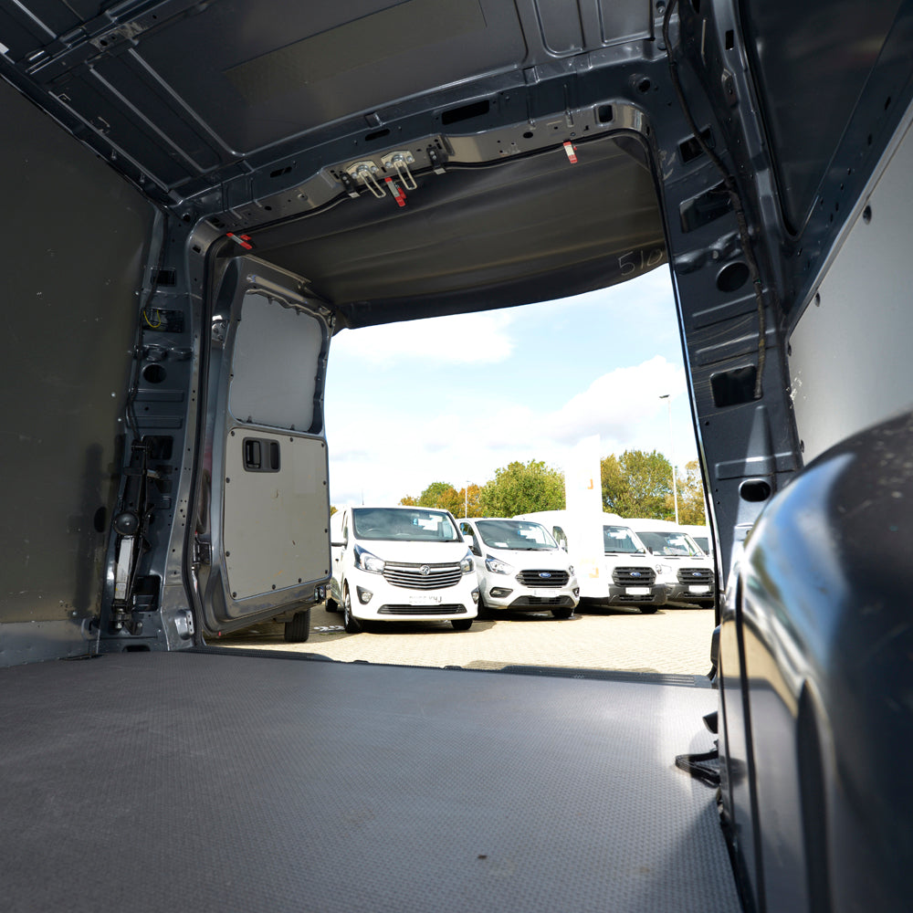 Couverture d'auvent de porte de grange sur mesure pour la Mercedes Metris génération 3 - à partir de 2014 (510)