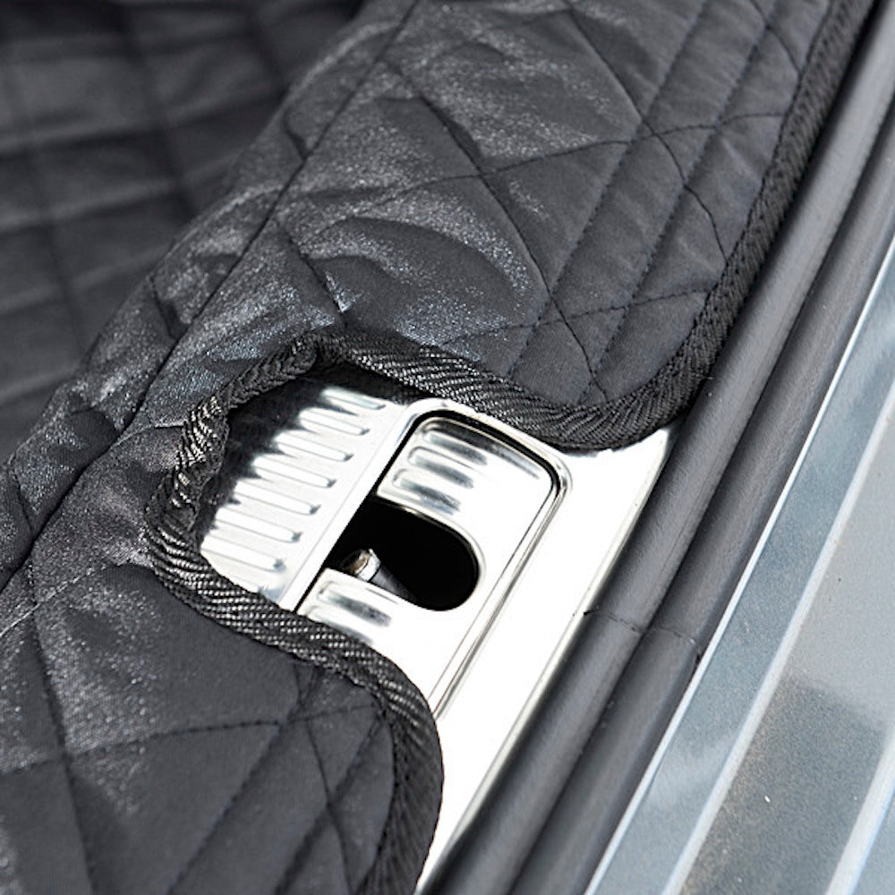 Doublure de coffre matelassée sur mesure pour l'Audi Q3 version plancher bas génération 1 - 2011 à 2018 (266)
